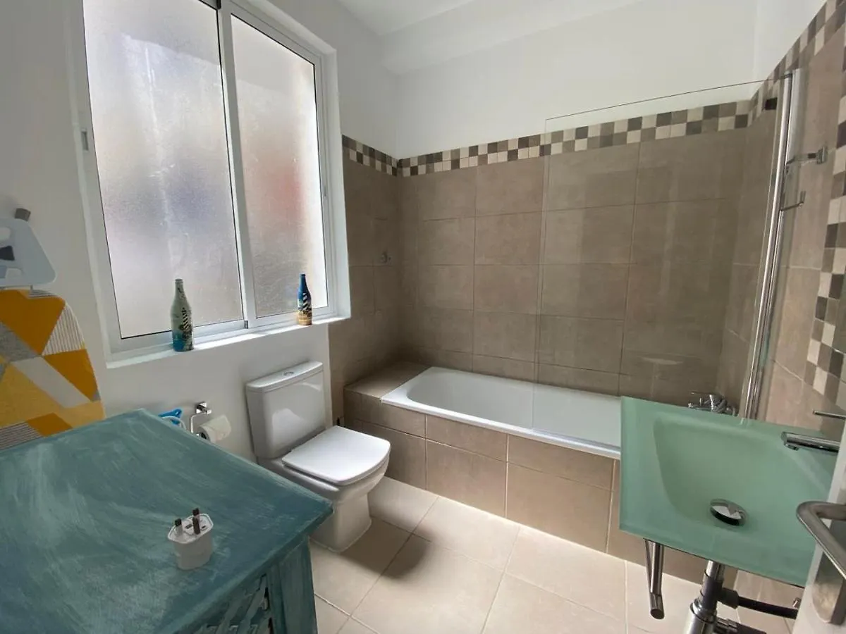 2Br With Beachviews 1 Min Walking From The Sea Apartment Gibraltar