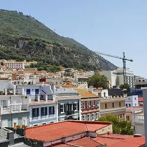 Apartment Town Centre Flat With Roof Terrace
