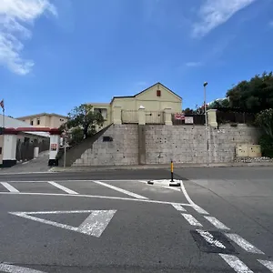 Hostel Emile Youth, Gibraltar