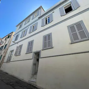  Apartment Quirky 1br Just Off Main Street Prime Location